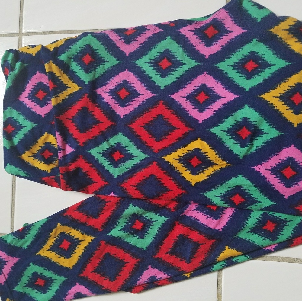 Navy w/ multicolored  diamonds Lularoe TC leggings